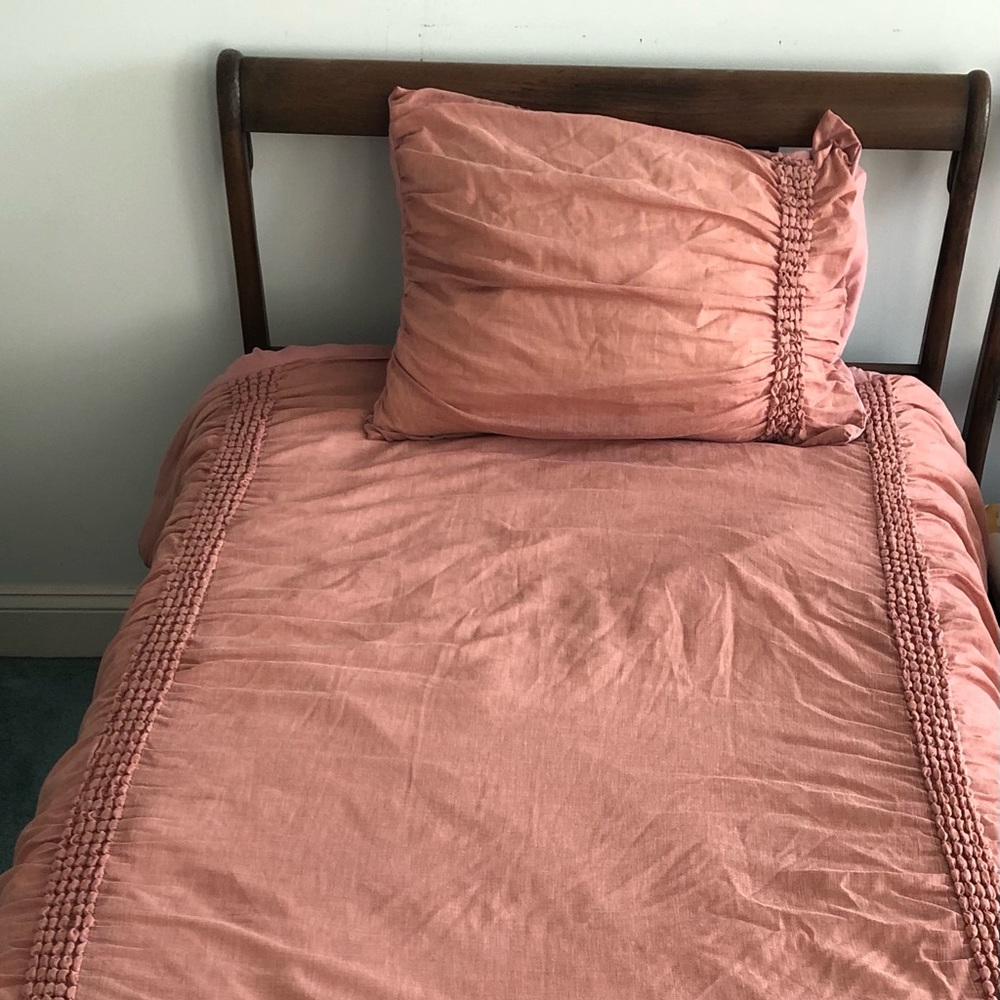 Twin XL Dusty Pink Comforter with Pillow Sham